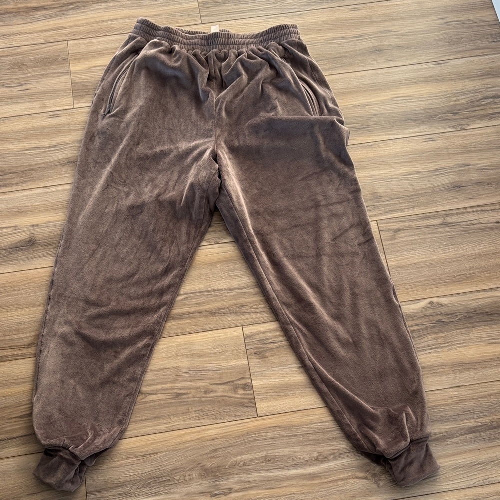 SKIMS Taupe Plush Velour Lounge Joggers